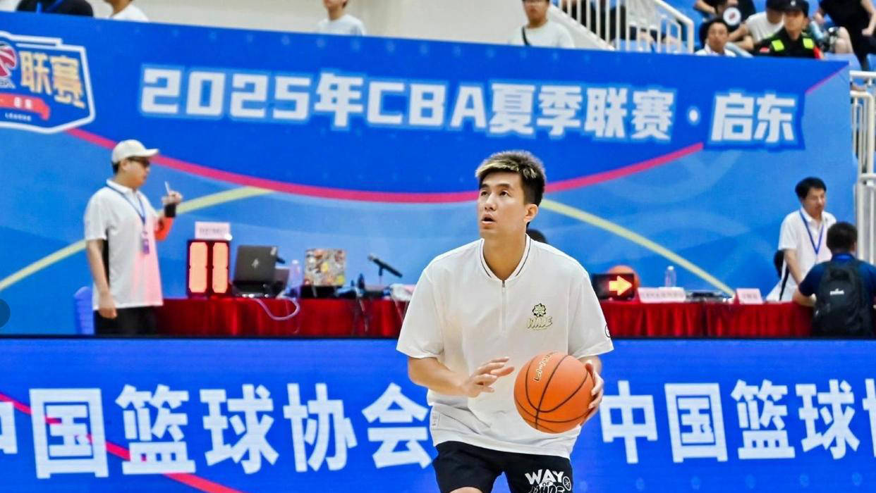 年轻球员崭露头角，为球队增添后劲