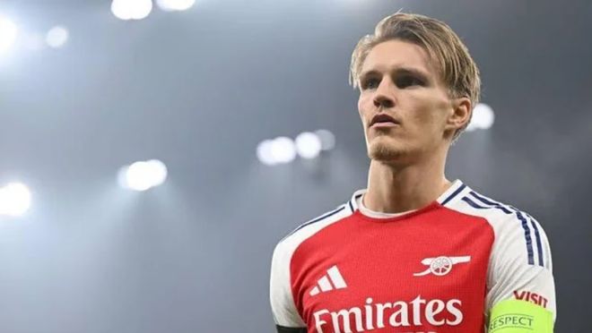 包含加拿大横扫阿森纳，厄德高惊艳世界的词条