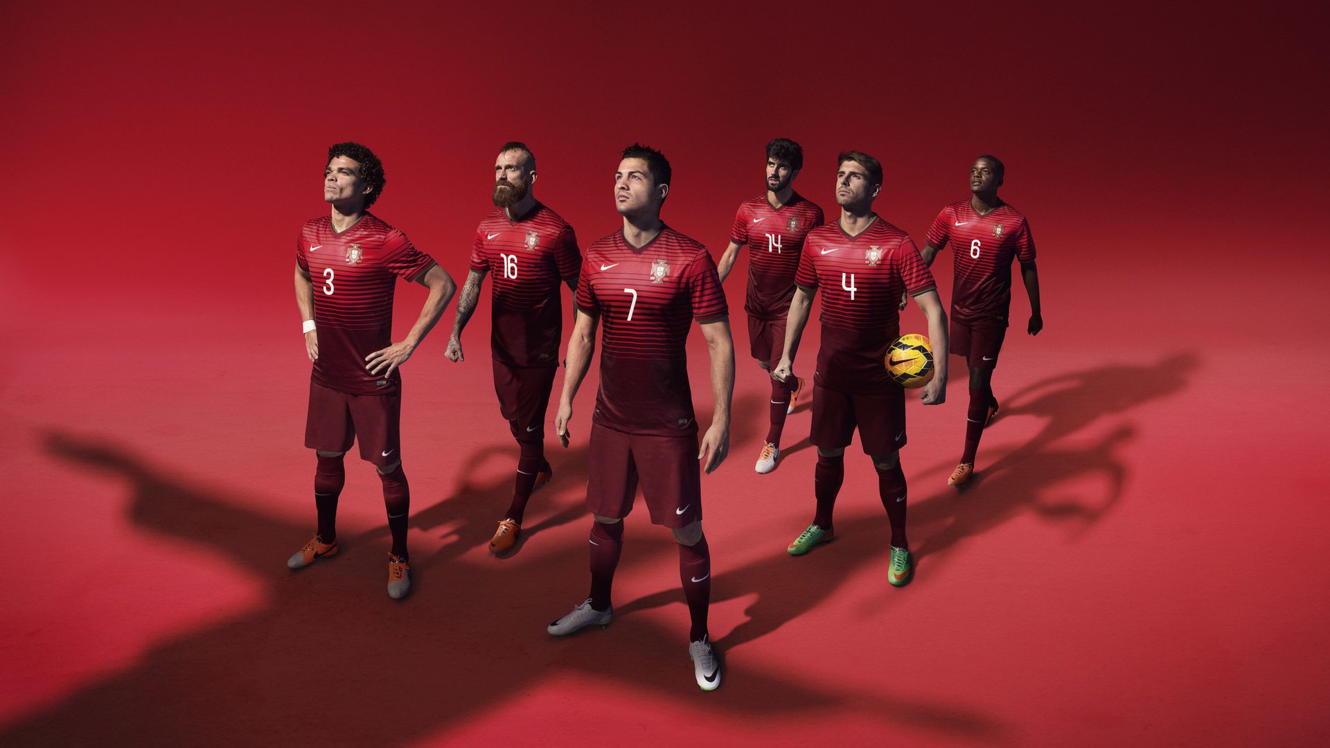 赛道与球场，当F1新赛季之夜遇见詹姆斯的关键回合