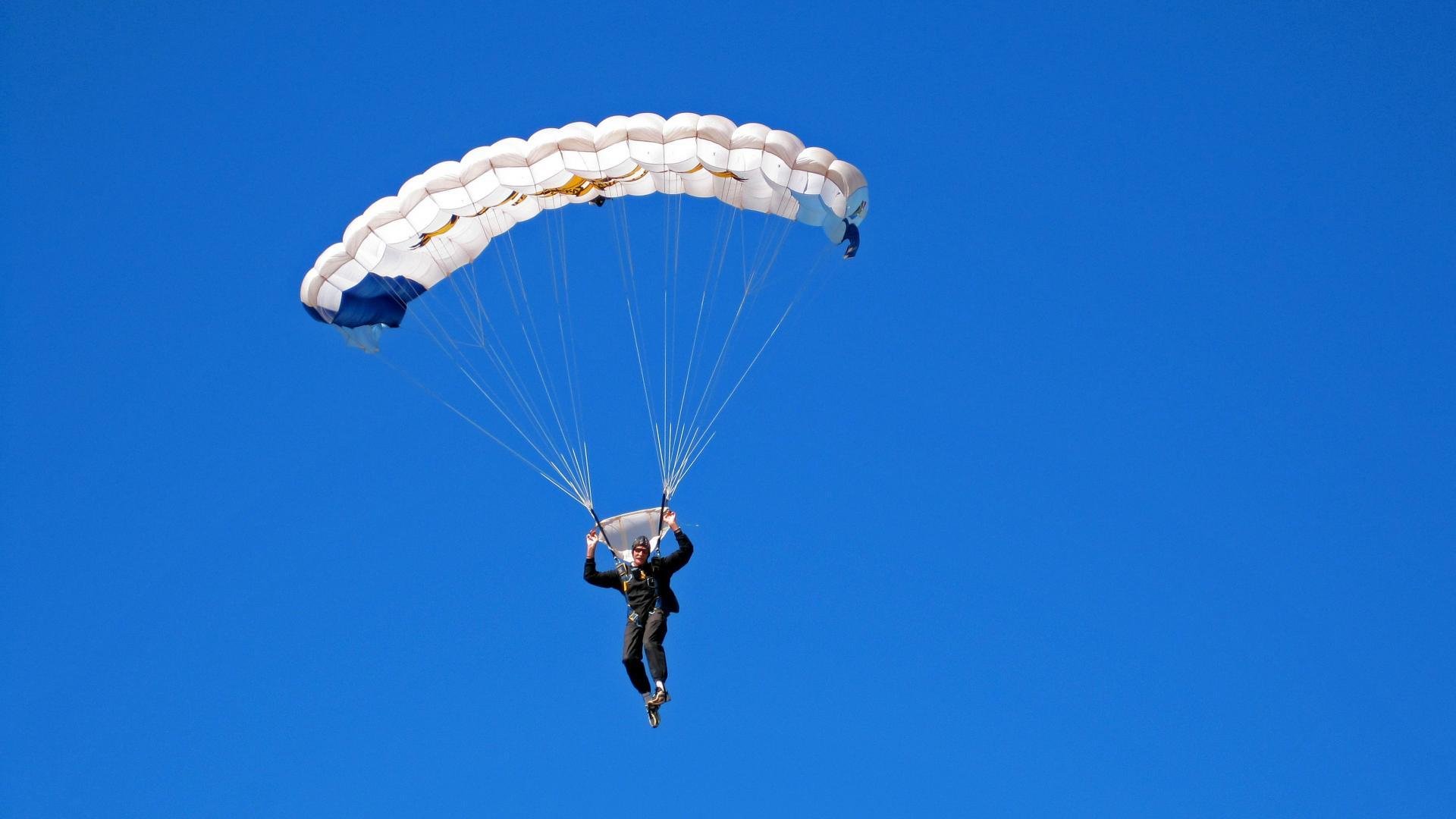欧冠淘汰赛之夜，西亚卡姆展现巨星价值