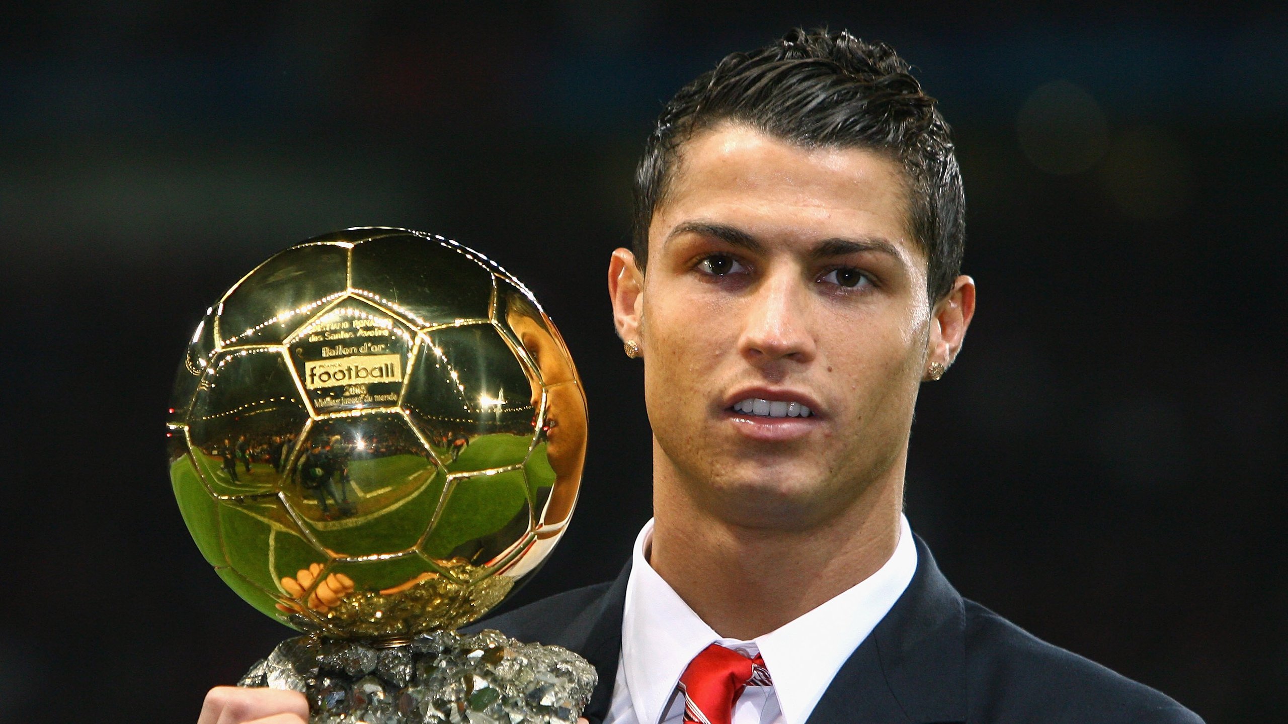 巴拉圭压哨击败阿森纳，马丁内利成为关键先生